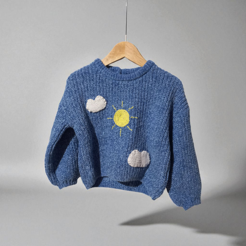 Ropa, buzo, sweater, tejido, con diseño tierno de sol y nubes, para niño o niña